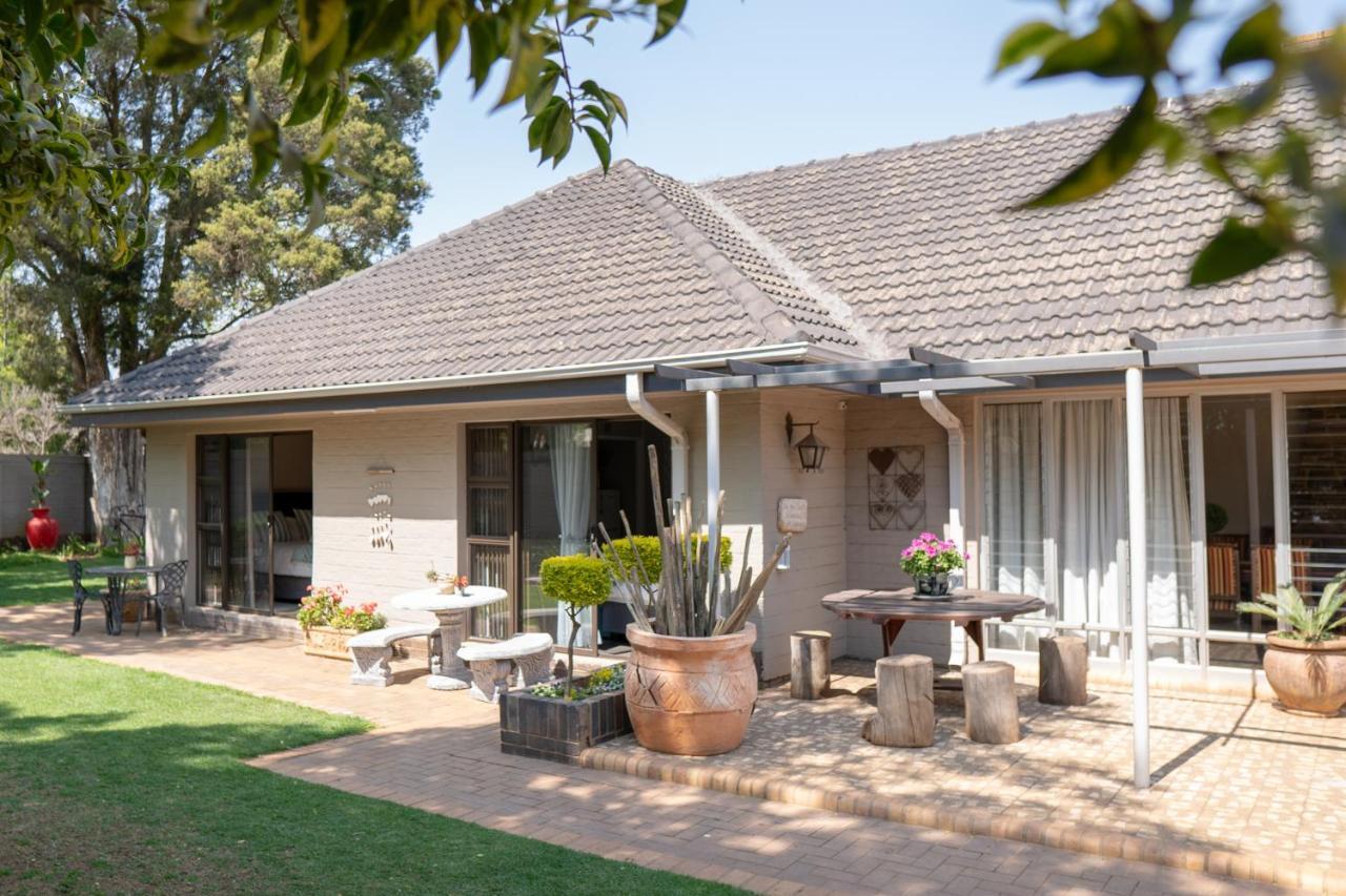 Opstal Gastehuis Potchefstroom Exterior foto